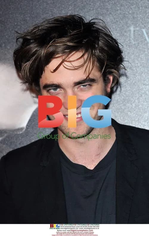 Kristen Stewart and Robert Pattinson at "Twilight" Photocall