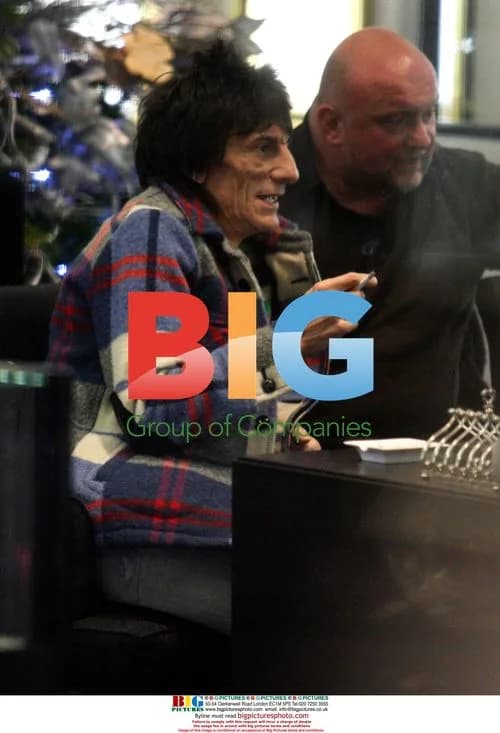 Ronnie Wood goes shopping