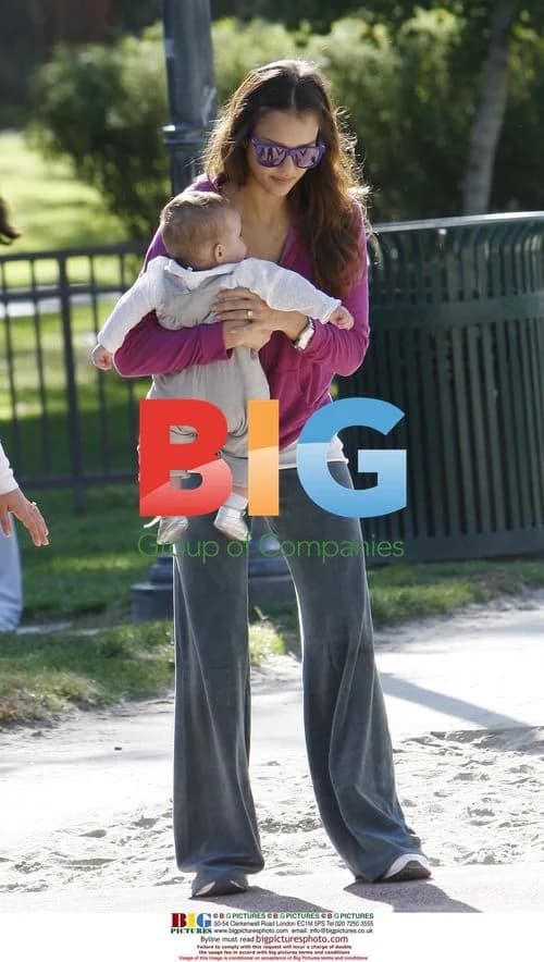 Jessica Alba and daughter Honor at park