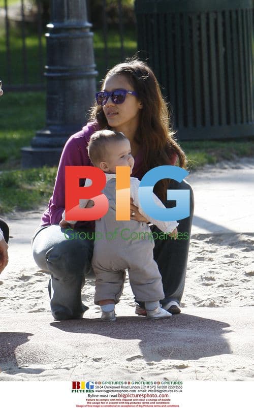 Jessica Alba and daughter Honor at park