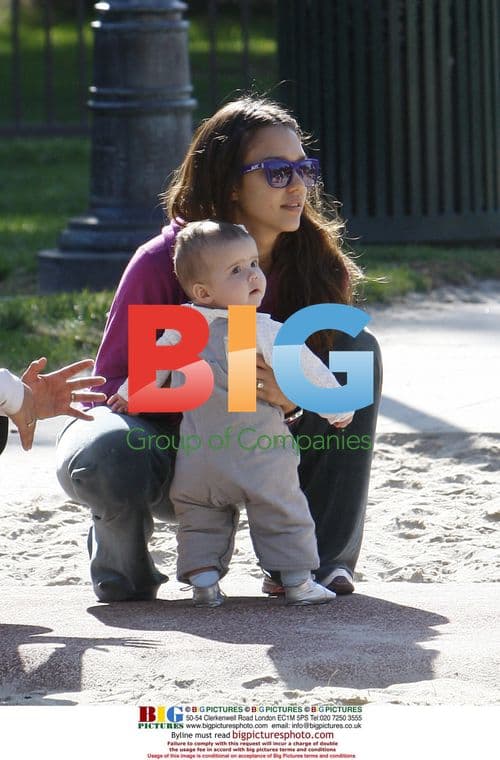 Jessica Alba and daughter Honor at park