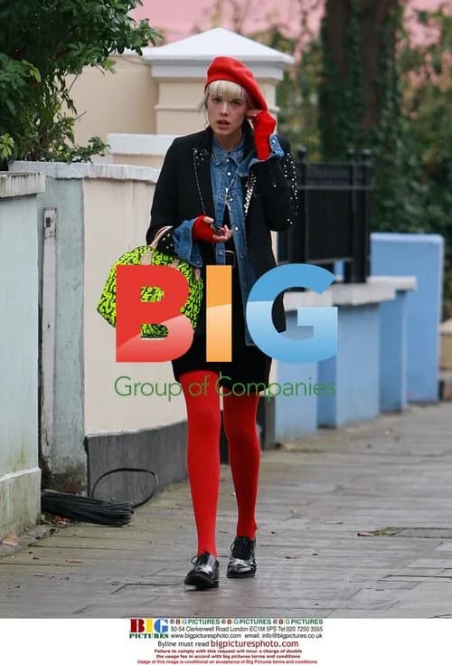 Model Agyness Deyn going for a walk
