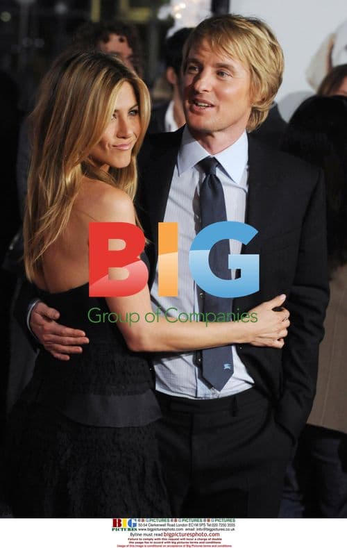 Jennifer Aniston and Owen Wilson at "Marley & Me" Premiere
