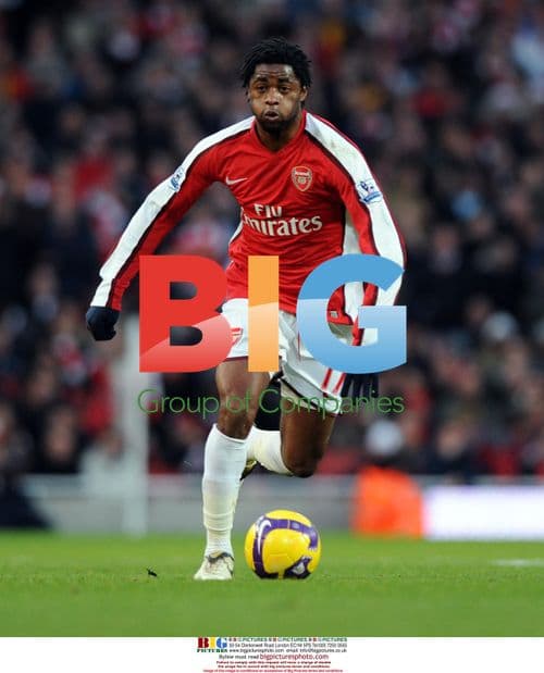 Alex Song - Arsenal vs Wigan 2008