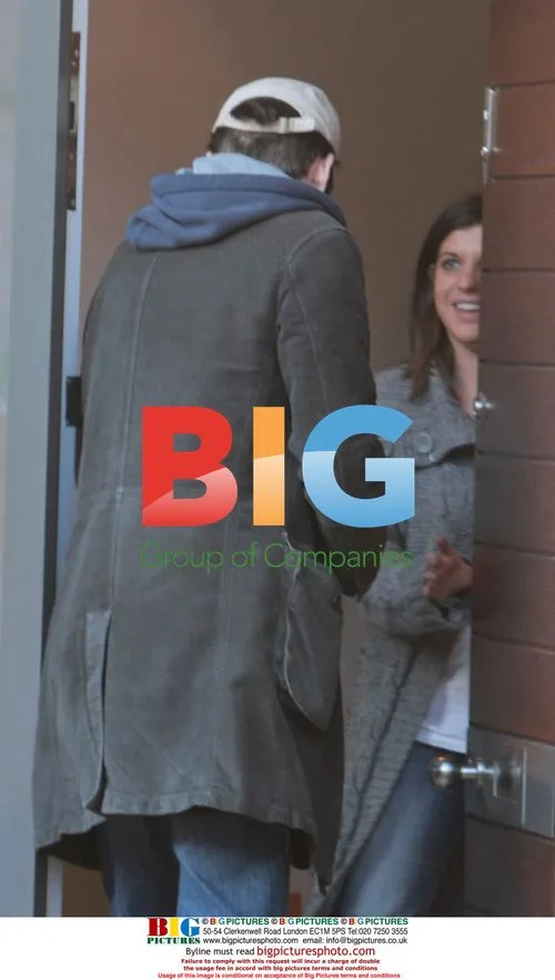 David Tennant leaves home after back surgery