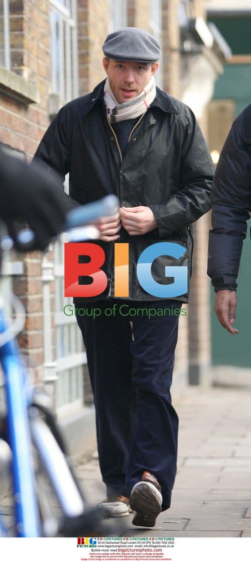 Guy Ritchie on Sherlock Holmes set