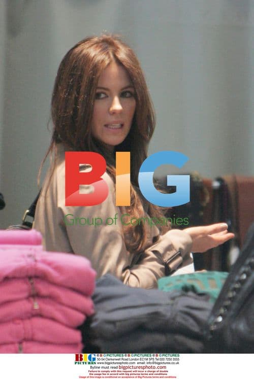 Kate Beckinsale Christmas shopping in LA