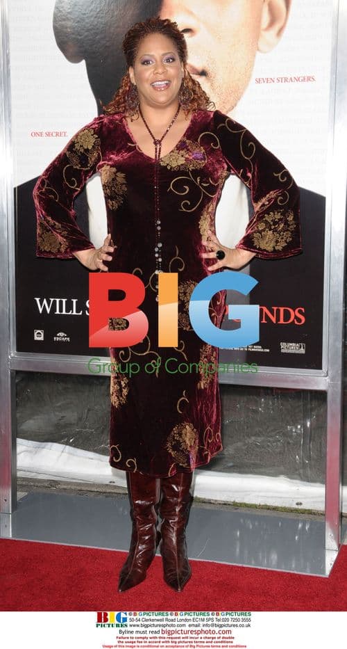 Actress KIM COLES at 'Seven Pounds' Premiere