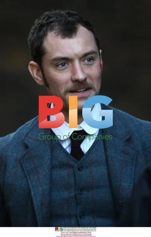 Sherlock Holmes Cast on Set in London