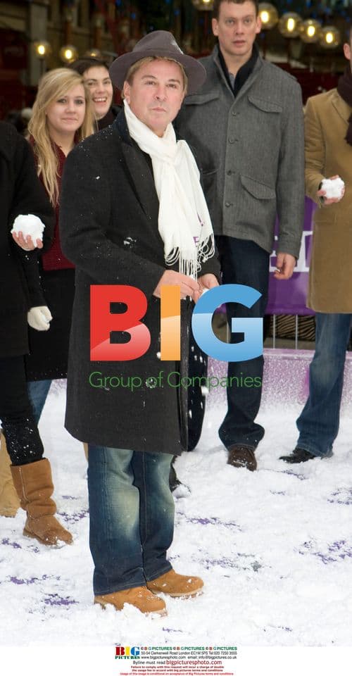 I'm a Celeb contestants throw snowballs