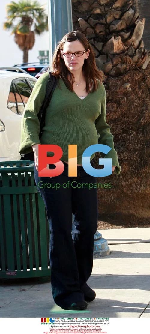 Jennifer Garner's Christmas Shopping Trip