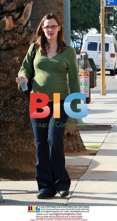 Jennifer Garner Shopping at Lakeshore