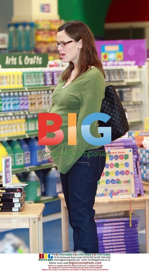 Jennifer Garner Christmas Shopping