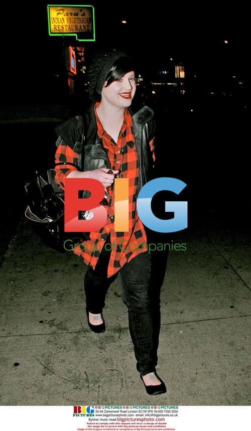 Lindsay Lohan and Samantha Ronson leave restaurant