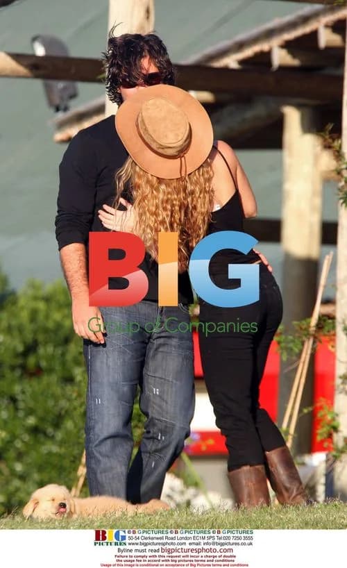 Shakira and boyfriend on holiday in Uruguay