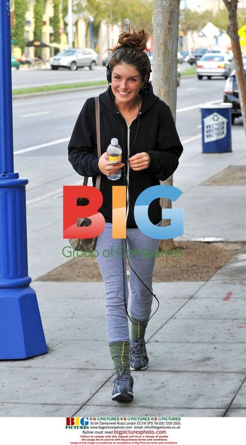 Shenae Grimes leaves gym in LA