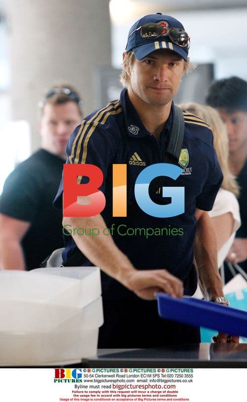 Australian Cricket Team Departs Perth Airport