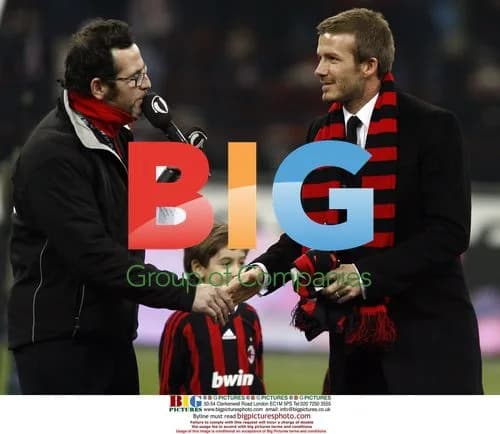 David Beckham presented to AC Milan fans