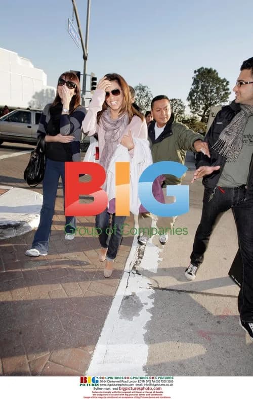 Eva Longoria walking in Los Angeles