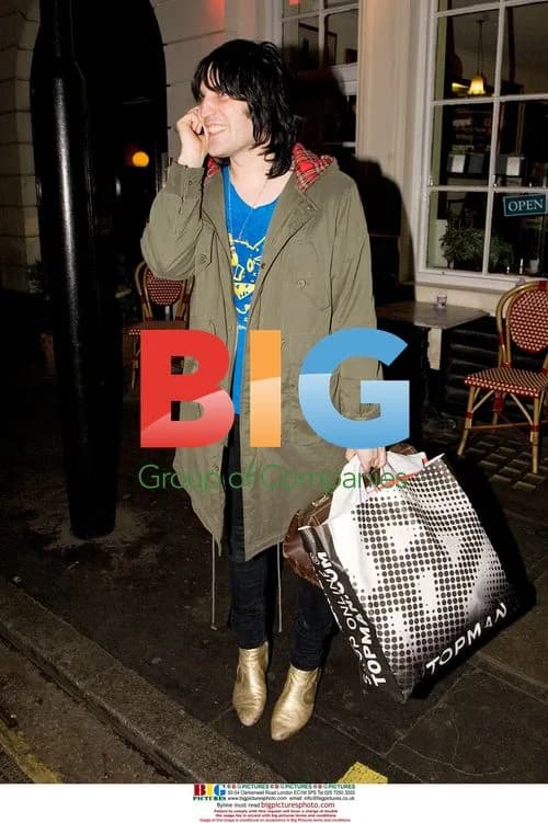 Noel Fielding Christmas Shopping in Soho