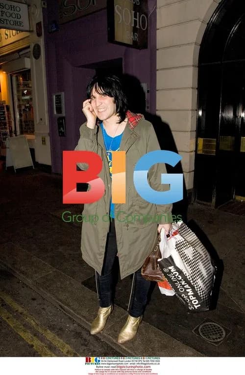 Noel Fielding Christmas Shopping in Soho