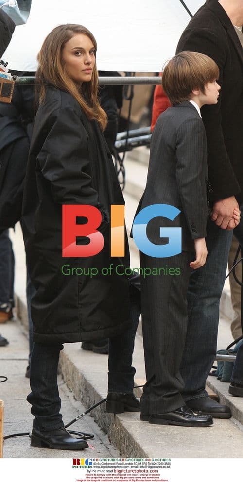 Natalie Portman and Charlie Tahan on "17 Photos" set