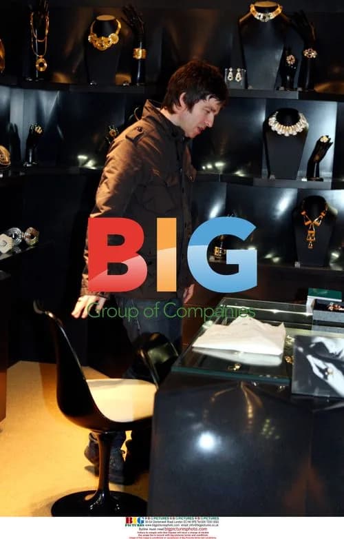 Noel Gallagher Spotted in Jewelry Shop in London