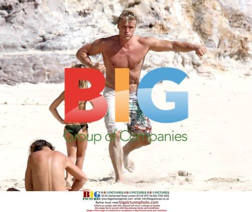 Dolph Lundgren shows karate to daughter