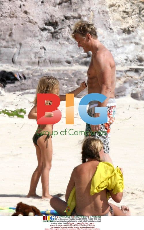 Dolph Lundgren demonstrates karate to daughter