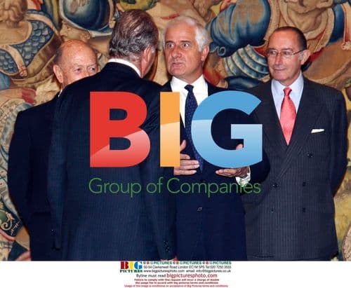 King and Queen of Spain meet with officials