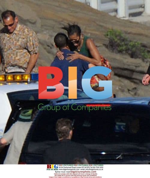 Barack Obama and family hold private memorial service