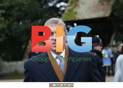 Queen Leads Royal Family to Christmas Mass