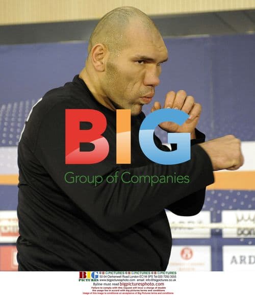 Nikolai Valuev vs Evander Holyfield WBA title fight