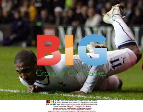 Spurs defender Gilberto in action