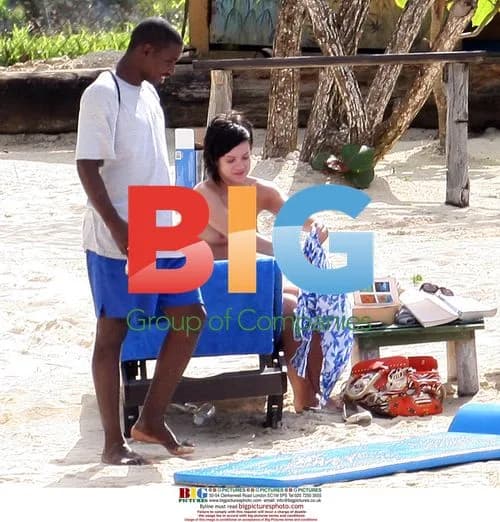 Lily Allen Relaxes with Mother in Caribbean