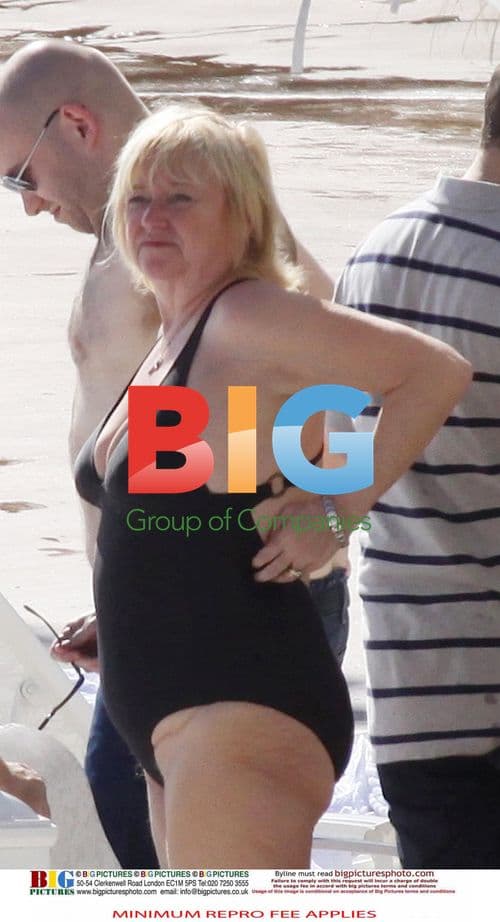 TV Hosts Judy Finnigan and Richard Madeley on Florida Beach