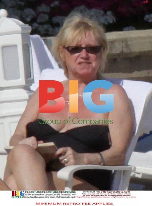 Richard Madeley and Judy Finnigan on Florida Beach