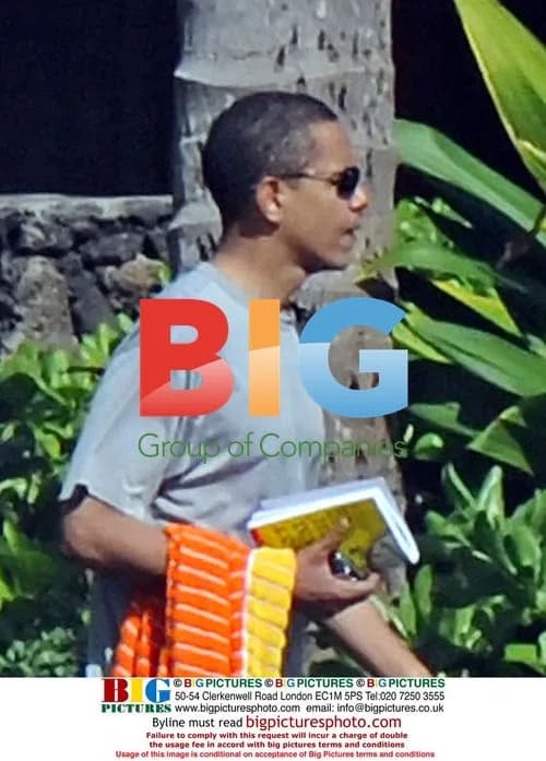 Obama Family Beach Vacation in Hawaii