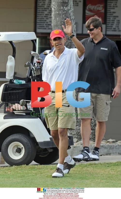 Barack Obama golfs in Hawaii