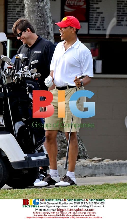 Barack Obama golfs in Hawaii