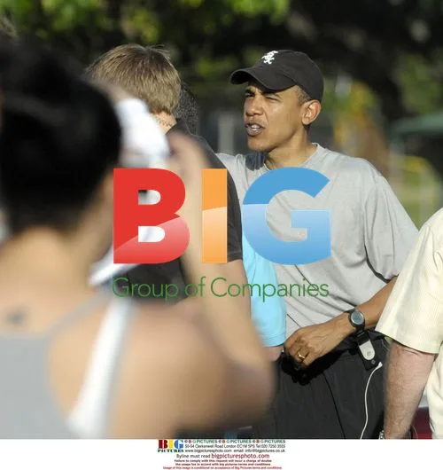 Obama greets well wishers after workout