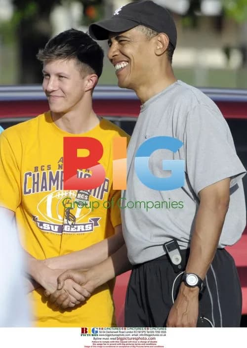 Obama Greets Supporters in Hawaii