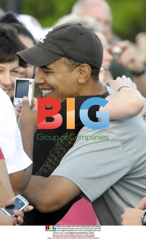 Obama Greets Fans After Workout in Hawaii