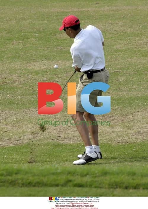 Obama Warms Up to Play Golf in Hawaii