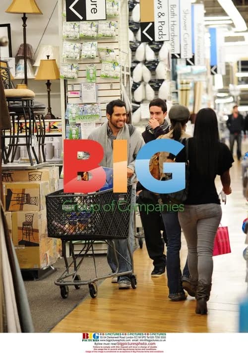 Cash Warren & Relative Christmas Eve Shopping