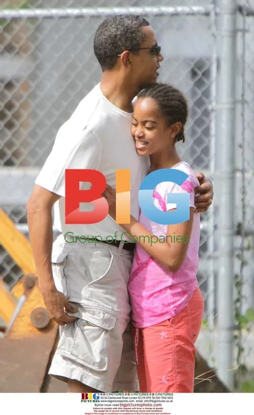 Obama Enters Honolulu Zoo