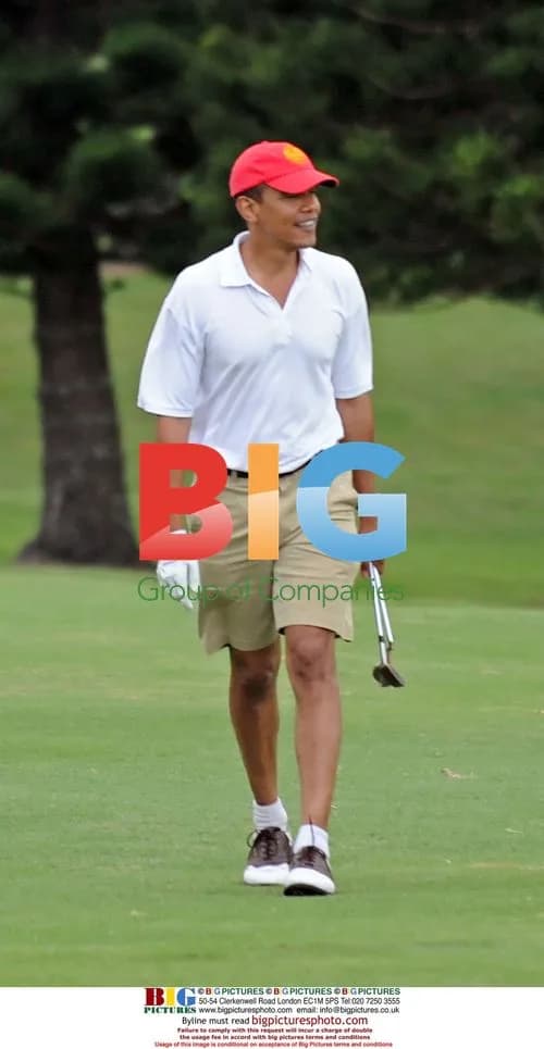Barack Obama plays golf in Hawaii