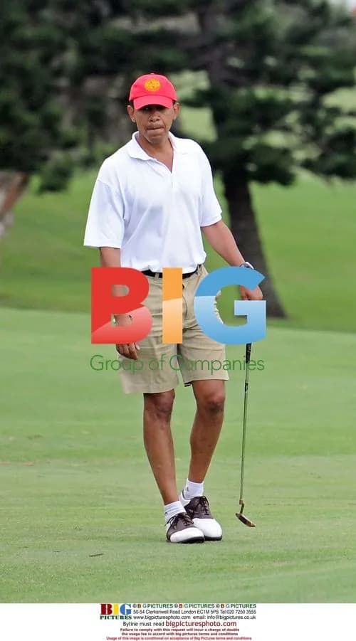 Obama greets crowd after golf in Hawaii