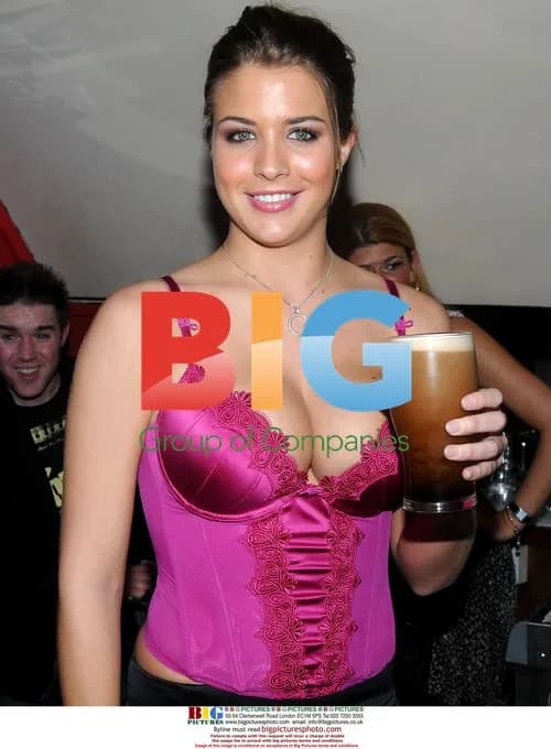 Gemma Atkinson pulls pints at Citi Bar, Dublin
