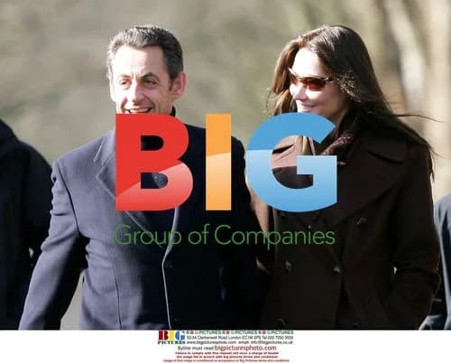 Newlyweds Sarkozy and Bruni Take Stroll at Versailles